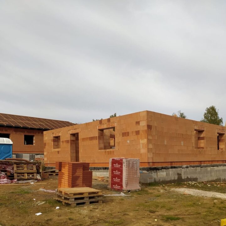 Hrubá stavba domu