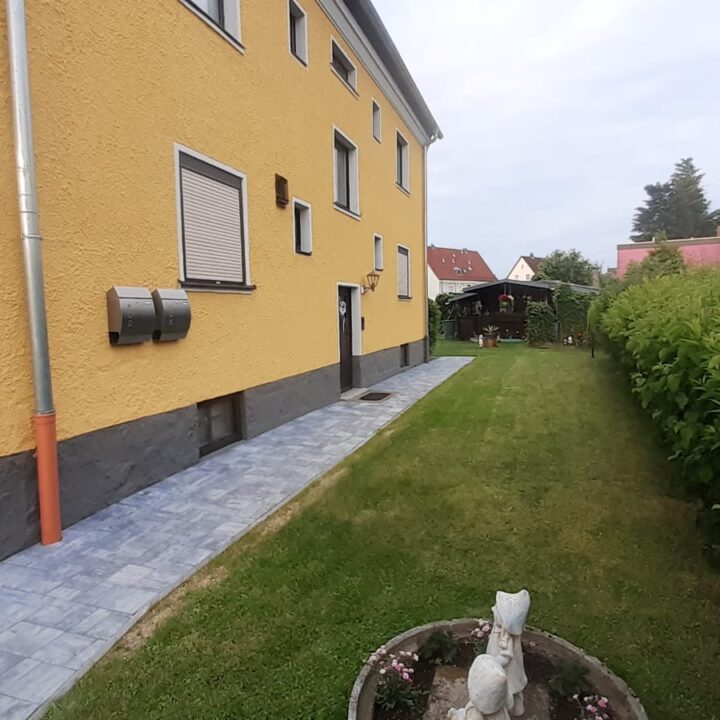 Zámecká dlažba, fasáda a střecha